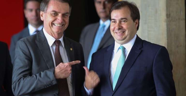 Maia revela que reforma será votada até sexta e Bolsonaro crava: “Ele é o nosso general”