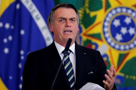 Bolsonaro confirma investigação de ameaça com plano para matá-lo
