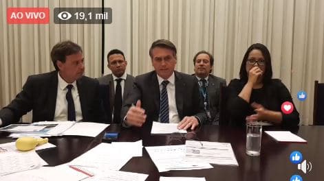 Vídeo: Bolsonaro promete divulgar negociatas em banco estatal e compra de jatinho para apresentador global; VEJA VÍDEO