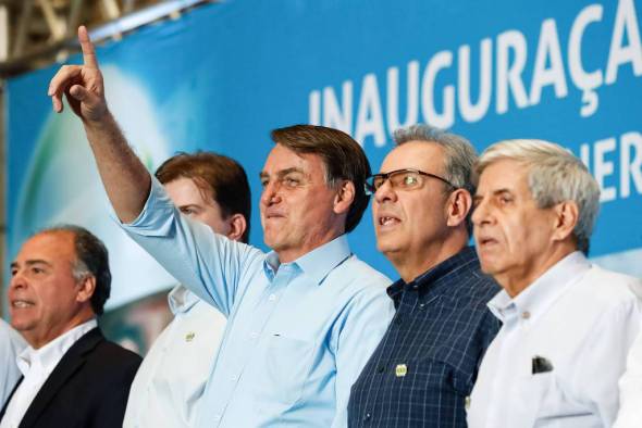 Bolsonaro ameaça não atender governador que omitir verbas federais