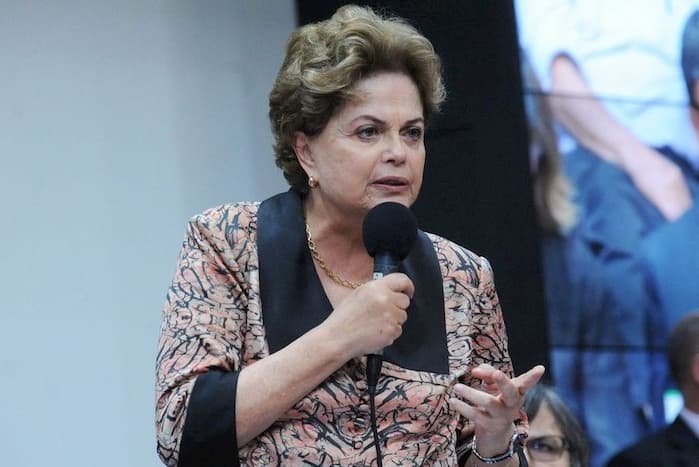 Dilma chama governo Bolsonaro de neofascista