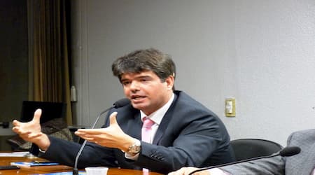 Ruy destina R$ 26.8 milhões para a Saúde na Paraíba