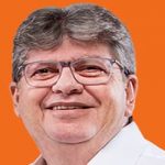 João Azevedo anuncia aumento