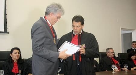 cassação de honraria