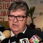 Governo suspende aulas