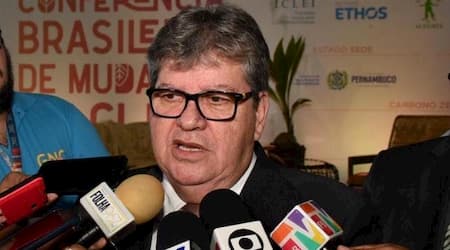 Paraíba: Governo suspende aulas por um mês