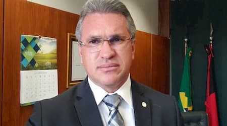 filiado ao PSL