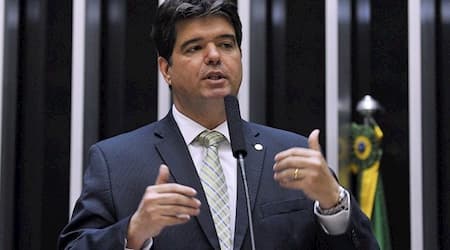 Ruy Carneiro cobra plano de contingência do governo e prefeituras contra coronavírus