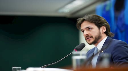 Pedro doa parte do salário para instituição de Lagoa Seca que cuida de idosos em situação de vulnerabilidade social