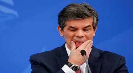 Nelson Teich pede demissão