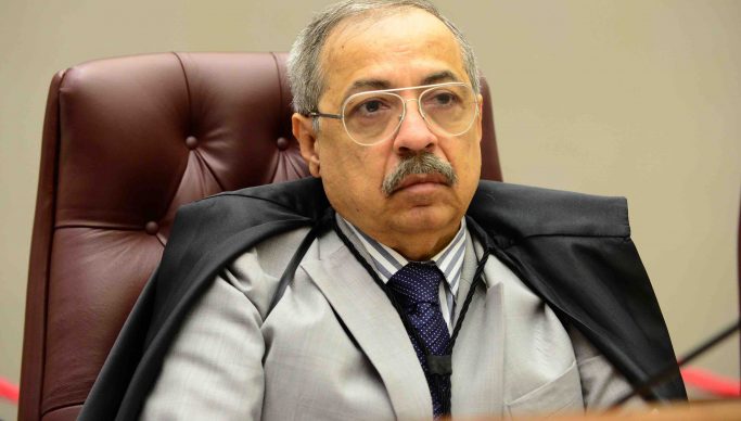 Relator reconhece motivos para cassação de RC e amplia multa por não haver mais mandato