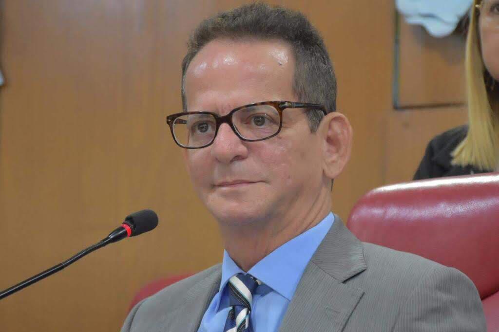 Democratização: projeto de Marcos Vinícius institui eleição direta para escolas municipais