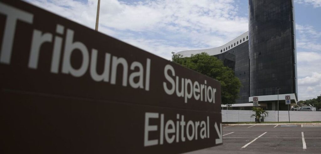 TSE recebe lista de agentes públicos que tiveram contas rejeitadas