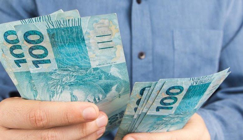 Taxas de juros de empréstimos diminuíram em agosto