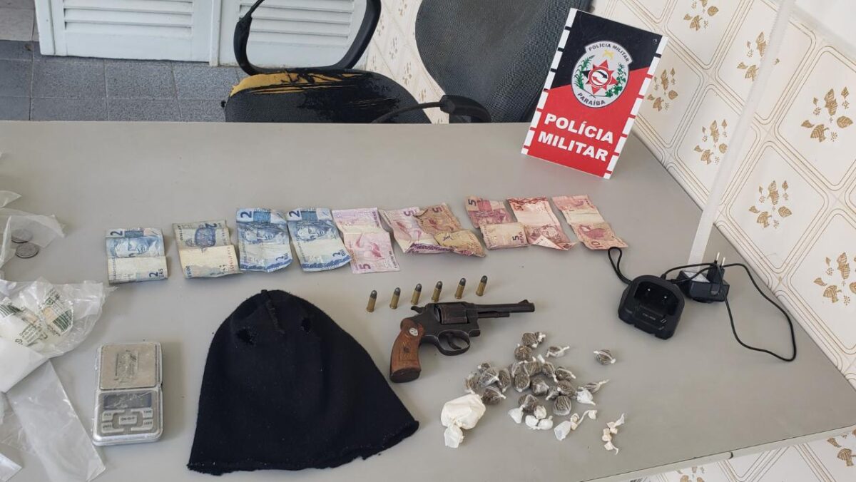 POLÍCIA MILITAR APREENDE ARMA DE FOGO E SUBSTÂNCIAS ENTORPECENTES EM POMBAL