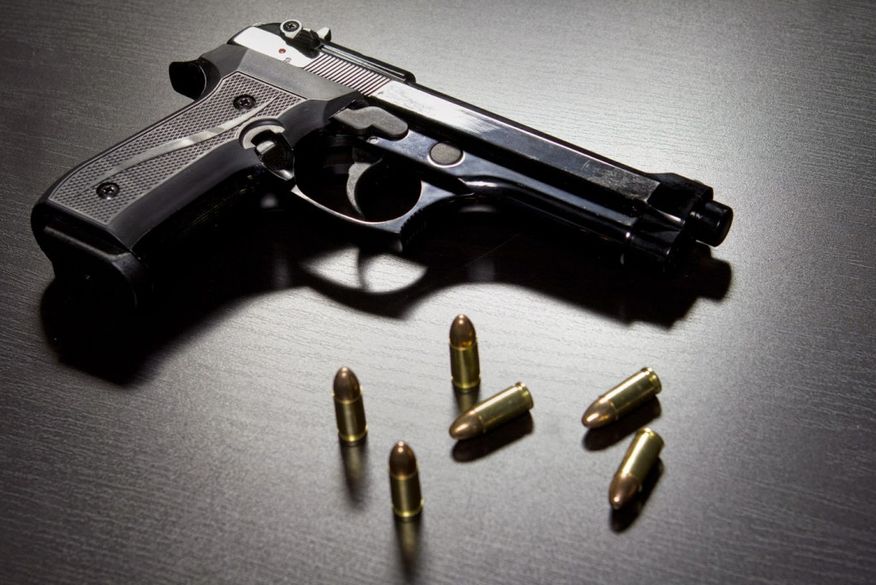 Casal é assassinado dentro de casa na frente da filha de 6 anos na Paraíba; bandidos deixaram criança fugir do local
