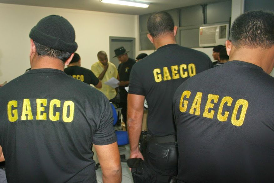 Polícia Civil e Gaeco cumprem mandado de busca e apreensão na casa de ex-prefeito de Mamanguape, Eduardo Carneiro de Brito