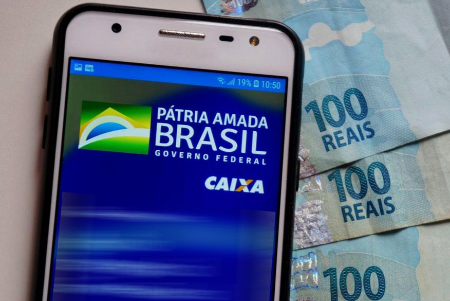 Caixa paga hoje terceira parcela do auxílio emergencial de R$ 300 a beneficiários do Bolsa Família com NIS de final 1