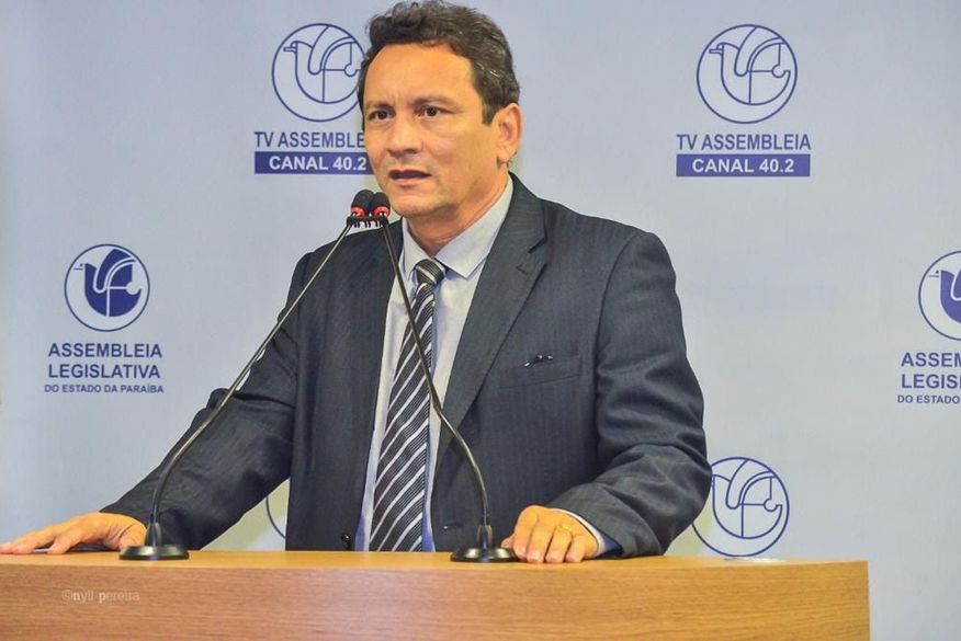 Com covid-19, prefeito de Brejo do Cruz é transferido para Hospital das Clínicas em São Paulo