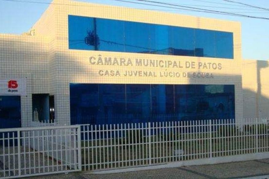 Juíza determina suspensão de projeto que aumentaria em R$ 10 mil o subsídio do prefeito de Patos