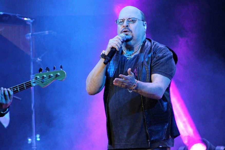 Paulinho, vocalista do Roupa Nova, morre no Rio aos 68 anos após contrair Covid-19