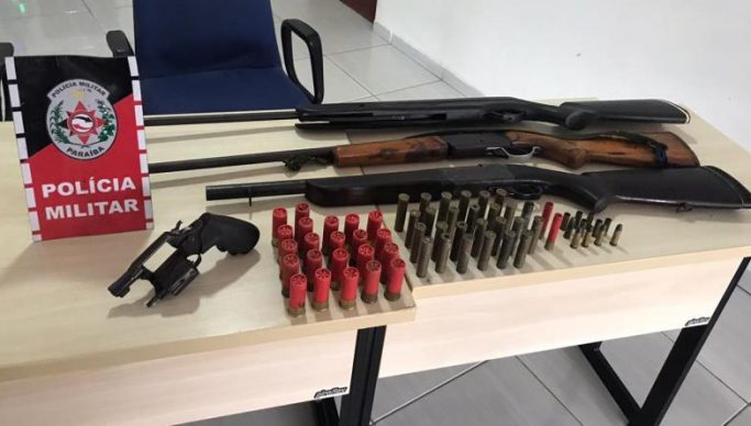 PM prende idoso de 77 anos com quatro armas e mais de 60 munições
