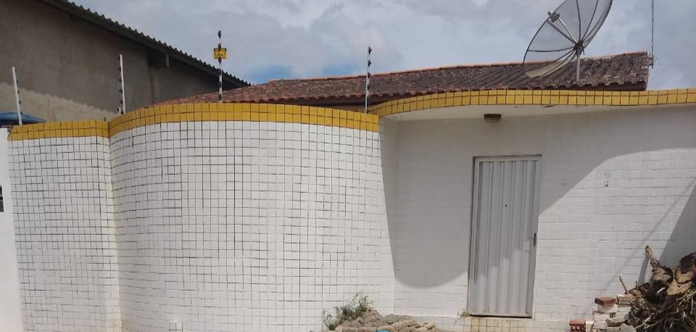 Recém-nascido é encontrado abandonado em calçada, na Paraíba