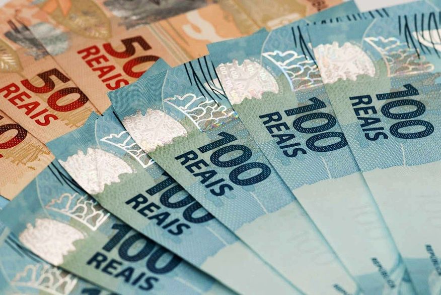 R$ 5,9 bilhões: Caixa paga abono salarial para nascidos de março a junho