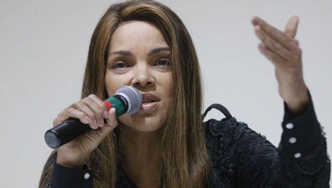 Ré pela morte do marido, Flordelis é nomeada para Secretaria da Mulher na Câmara