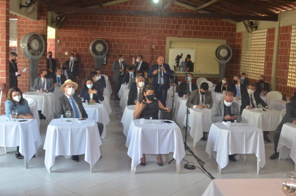 Covid: ALPB aprecia projetos que pune fura-filas na vacinação, prioriza profissionais da Educação e divulga imunizados
