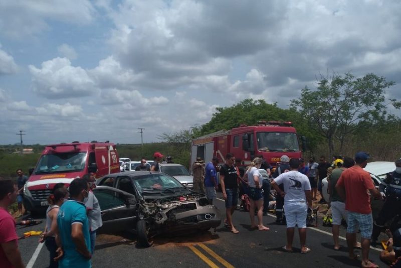Ex-prefeito de Brejo dos Santos, esposa e filha ficam feridos após acidente