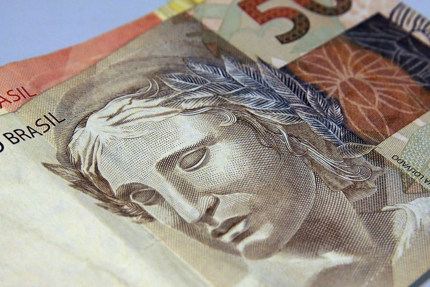Auxílio emergencial: governo estuda pagar três parcelas de R$ 200 após Carnaval