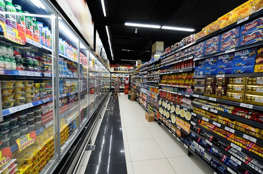 Gastos públicos com bebidas alcóolicas e alimentos supérfluos podem ser proibidos
