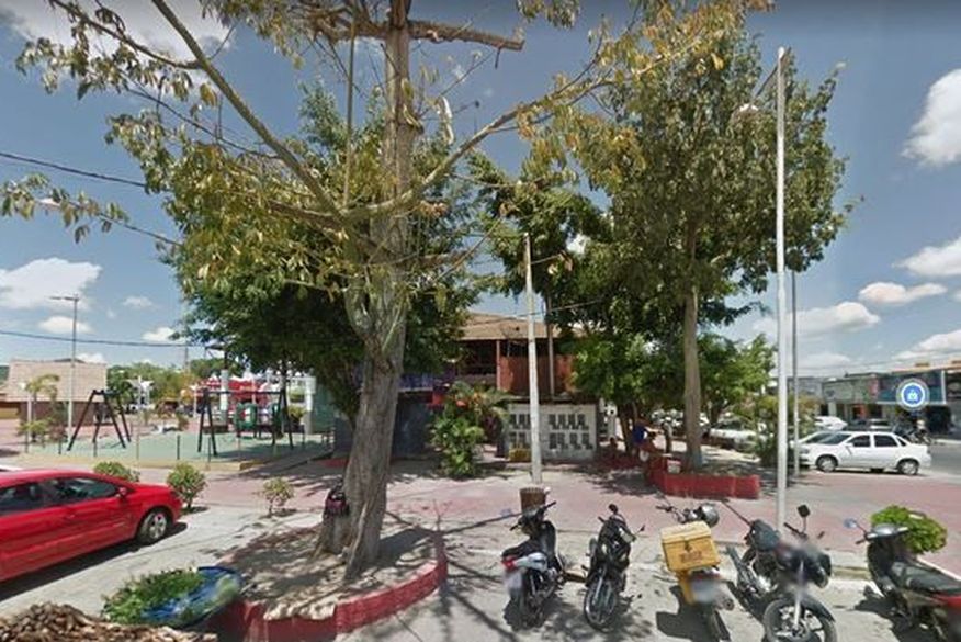 Homem ateia fogo em morador de rua que dormia em praça na Bahia