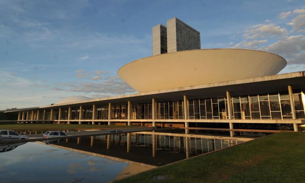 PEC do novo auxílio emergencial será retomada nesta semana