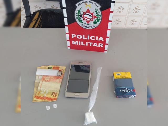 Durante abordagem, homem acusado de praticar homicídio e furto é flagrado com cocaína na cidade de Pombal