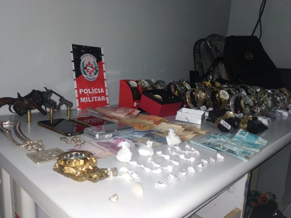 Polícia Militar intercepta fuga de casal suspeito de assaltar joalheria, em Sapé