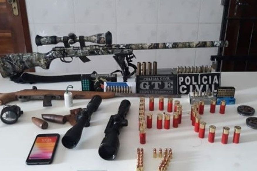Homem é preso acusado de transportar armas e munições em caminhões de peixes na cidade de Coremas