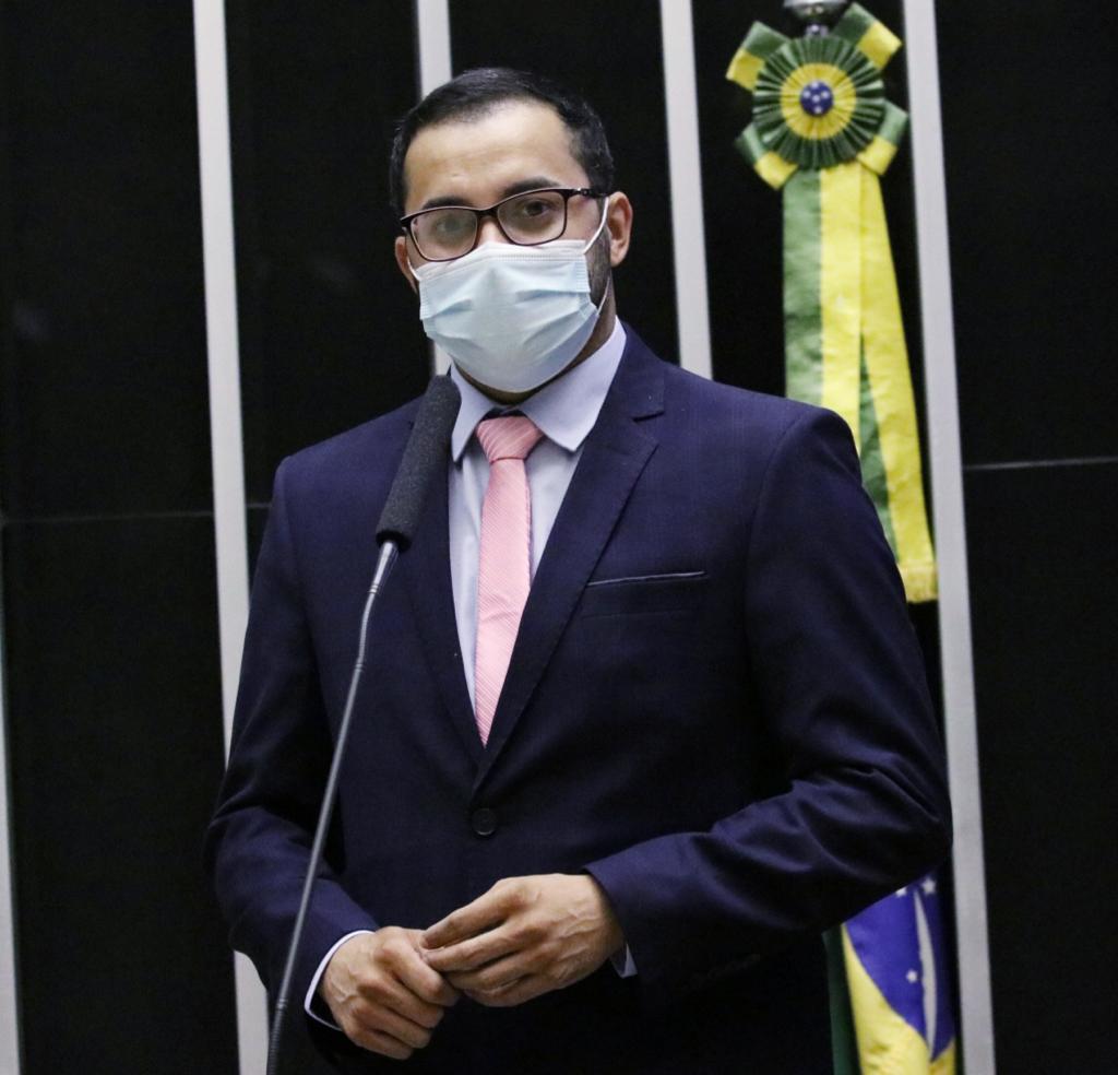 Rafafá toma posse na Câmara Federal após licença de Pedro