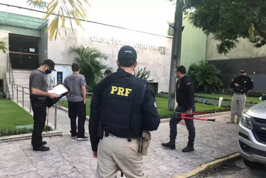 Operação mira golpe em oferta de vacina contra a Covid; pelo menos 20 prefeituras podem ter sido lesadas
