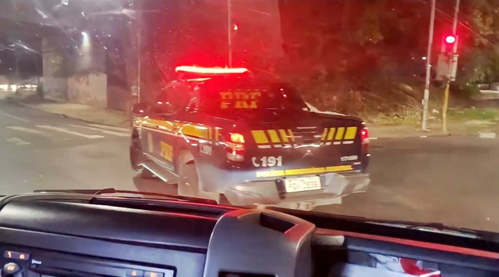 Paciente em estado grave de Covid-19 é escoltado pela PRF de Natal até Recife; vídeos