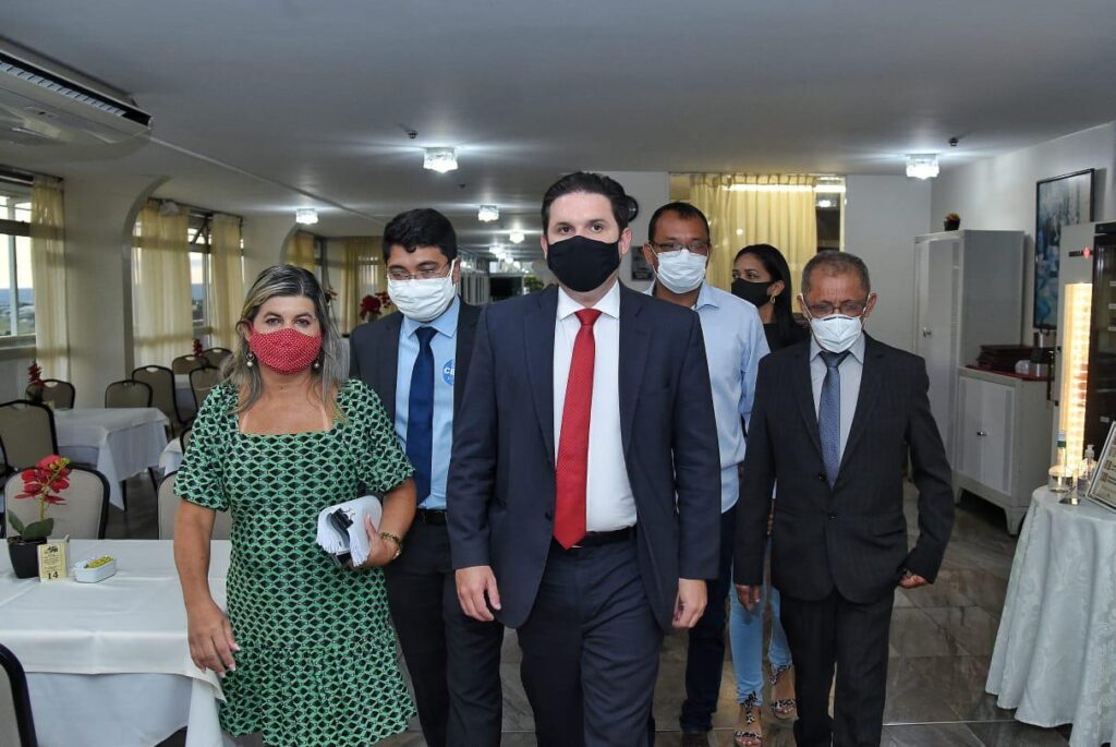Em Brasília, Hugo Motta e pescadores paraibanos debatem demandas do setor
