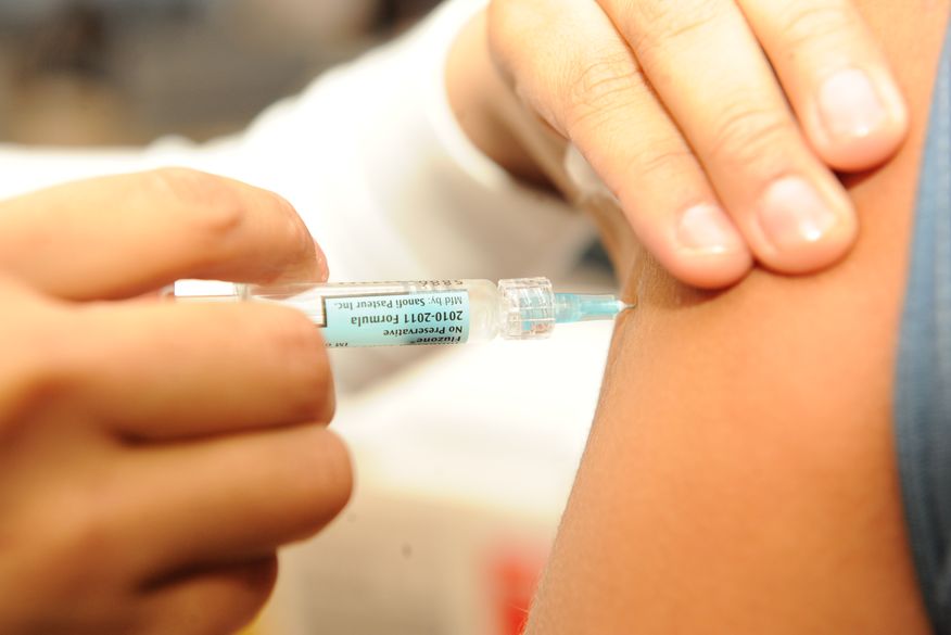Campanha de Vacinação contra Influenza imuniza professores e idosos com mais de 60 anos na Paraíba