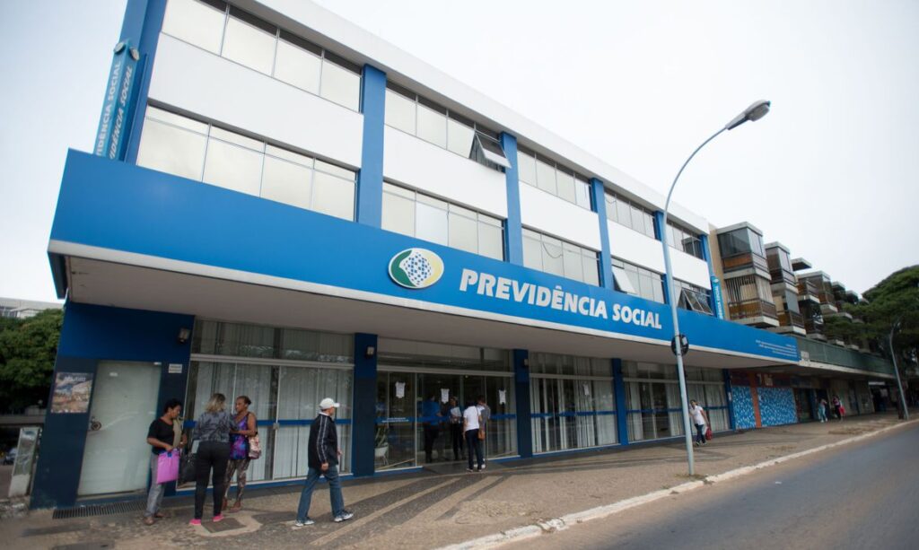 Décimo terceiro do INSS começa a ser depositado nesta terça-feira