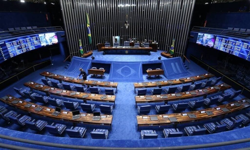 No Senado: Projeto concede direitos trabalhistas aos motoristas de aplicativos