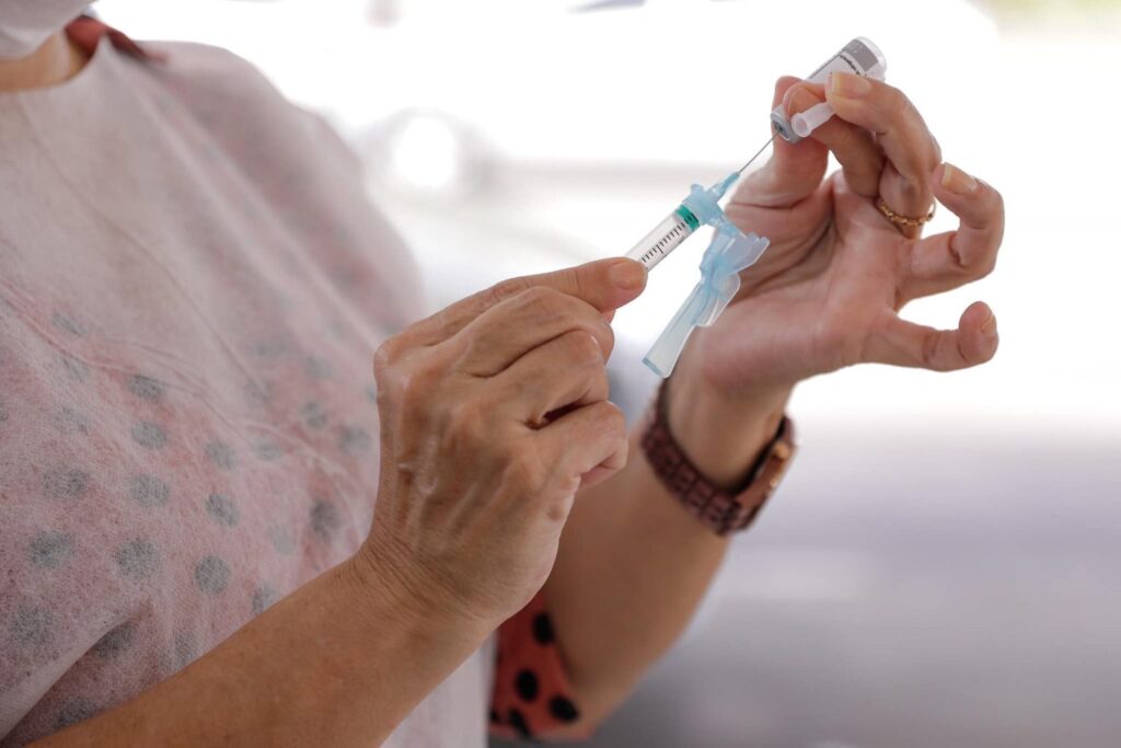Dois municípios da Paraíba concluem aplicação da 1ª dose de vacina contra Covid em toda população adulta