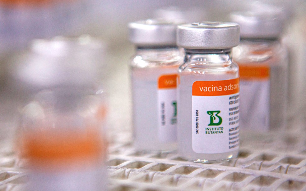 Coronavac é segura e induz resposta imune em adolescentes e crianças, mostra estudo