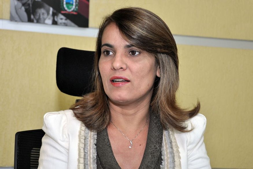 TCE-PB reprova contas de Livânia Farias por irregularidades em compra de helicóptero no ano de 2013
