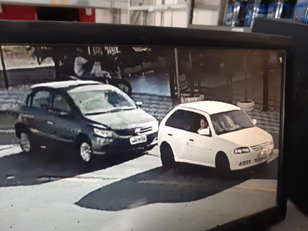 Inusitado: Carro é rebocado e furtado no centro de Pombal; Veja vídeo
