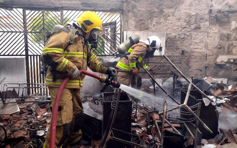 VÍDEO: Incêndio destrói Casa Paroquial na Paraíba; imagens sacras ficam intactas